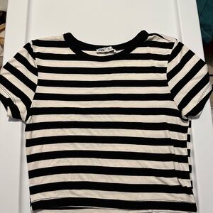 Black and white Zara croped Tee